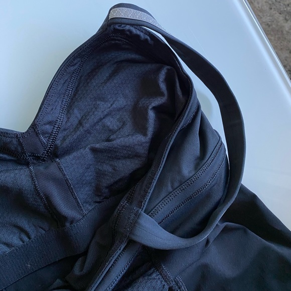 Lululemon ‘Light Up’ Black Tank - Picture 8 of 9